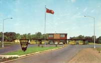 Cornwall, Ontario, Canada: entrance to Canada postcard